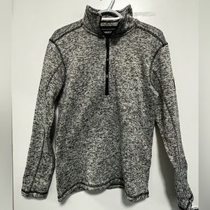 CANADA WEATHER GEAR quarter zip sweater. Size Adult Small.